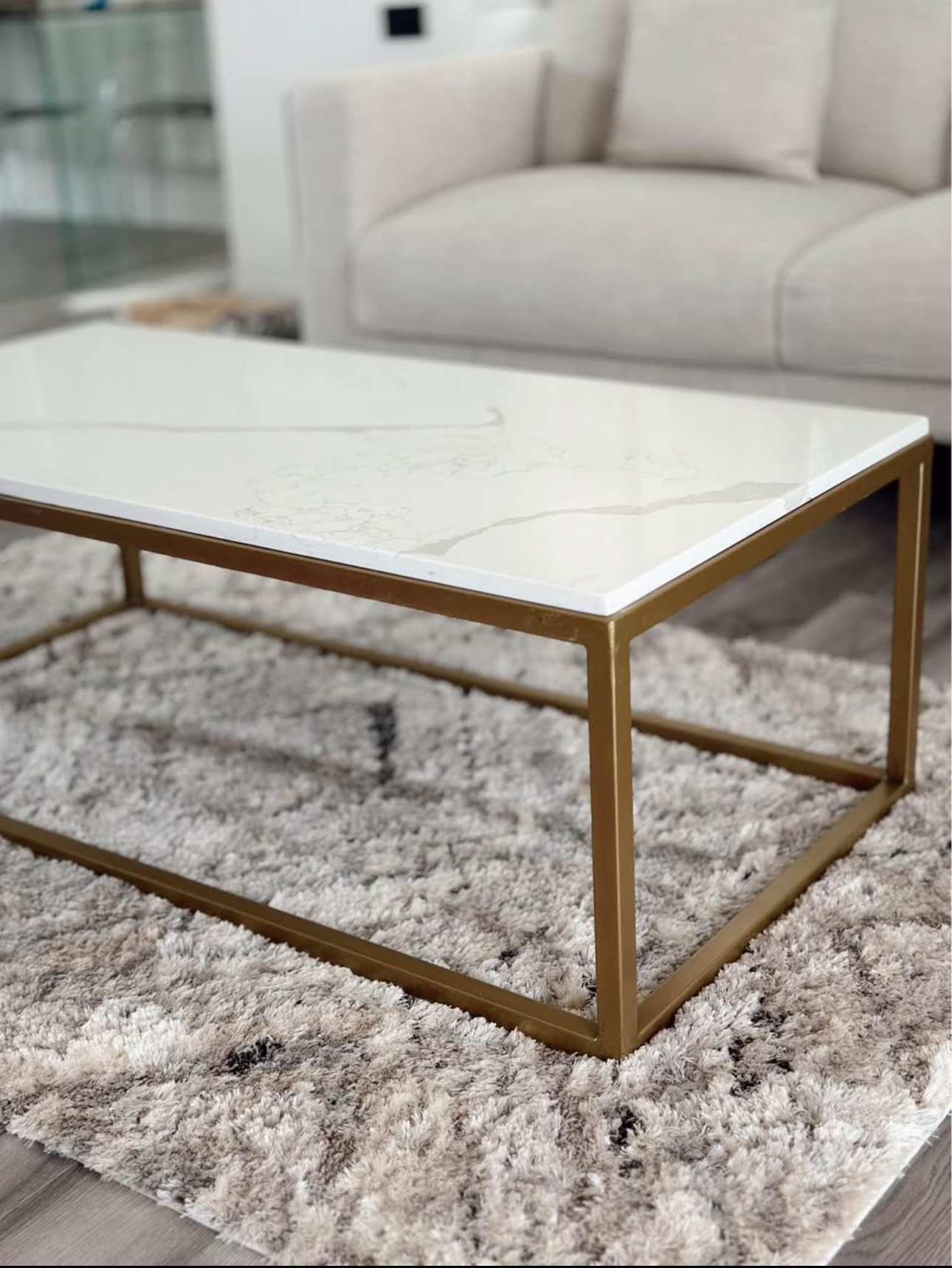 mesa-cuarzo-calacatta-clásico1