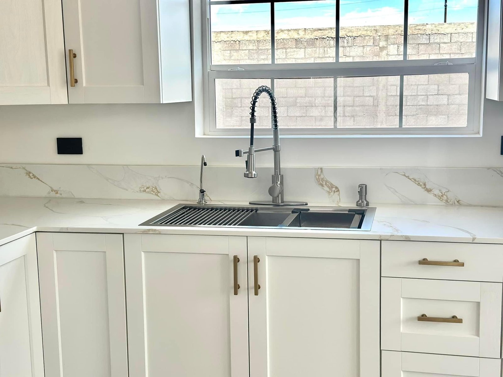 cuarzo-calacatta-gold-and-gray3